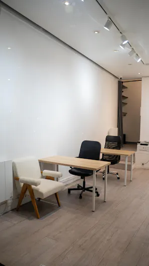 Adresse d’Exception : Espace Polyvalent au Pied de la Tour Eiffel (Pop UP, Bureaux, Séminaire, Galeries D'art) - Image 0