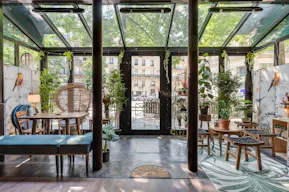 Espace atypique 180m² avec terrasse — Bar Marais / République — Showroom, shooting, pop-up restaurant, défilé - Image 3