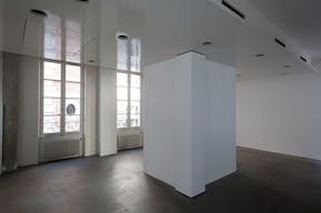 Luxurious Showroom Space in Saint-Germain-des-Prés, Paris - Image 5