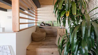 Brilliant Contemporary Loft - Image 10