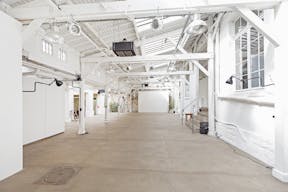 Showroom in Folie-M�ricourt - Image 9