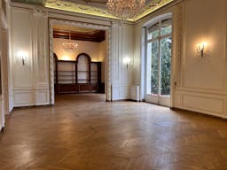 hotel particulier en plein coeur de Paris avec Jardin - Image 4