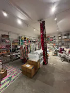 Large Retail Storefront/Commercial Event Space with Back Office Located in the Heart of Melrose and Fairfax Shopping District - Image 11