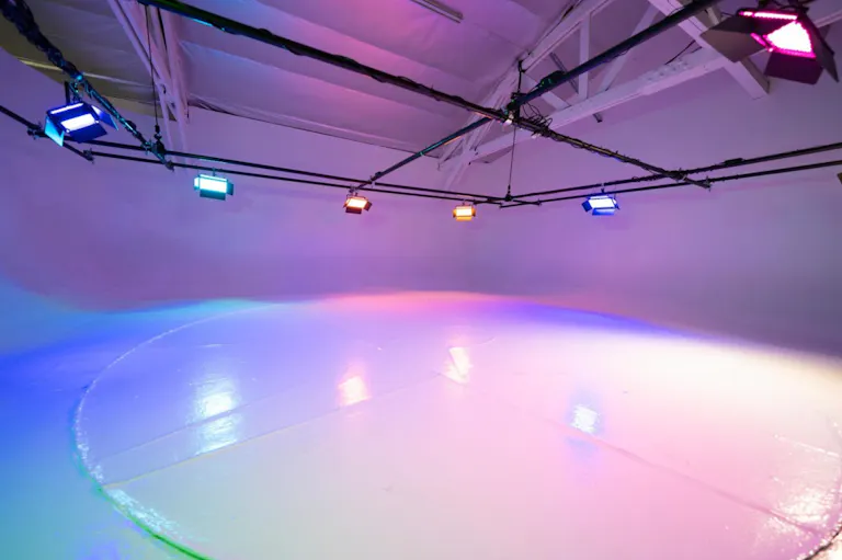 Olympic 3 - Large White Cyc Wall with Car Turntable - Image 1