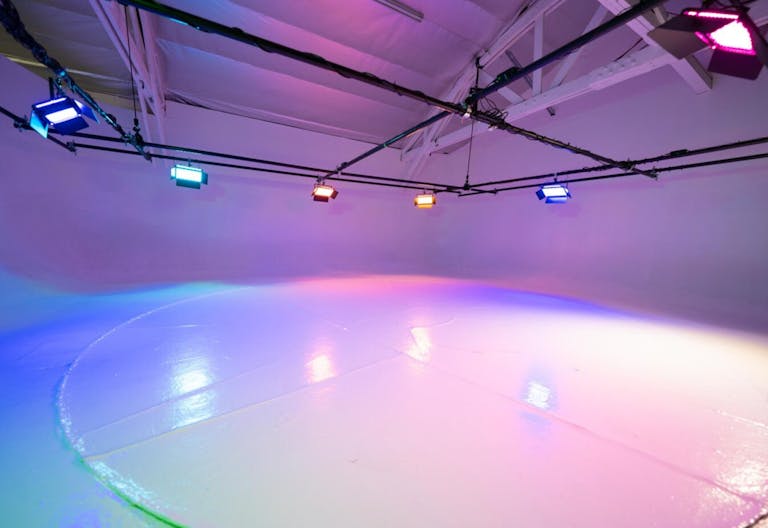 Olympic 3 - Large White Cyc Wall with Car Turntable - Image 1