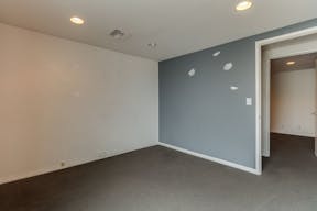 Trendy Building in Beverly Hills - Image 12