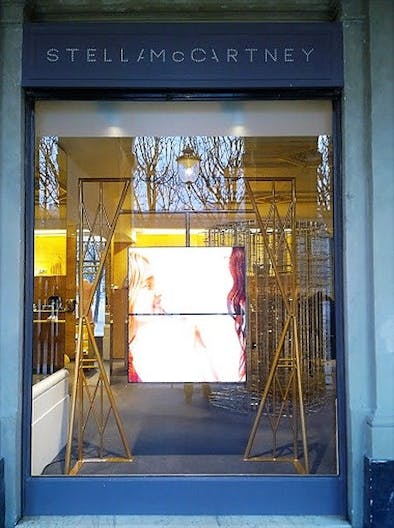 Stunning Shop of 204m2 - Jardins du Palais Royal Paris - Image 3