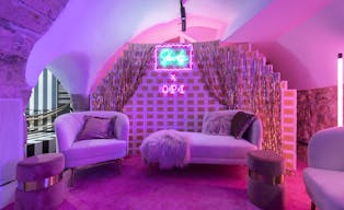 Pop Up Boutique on Rue Ferdinand Duval - Image 3