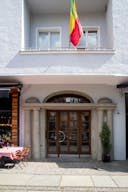 Light-Filled Rooftop Loft with Skyline Views at Kurfürstendamm - Image 5