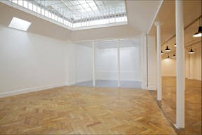 Premium Space In R�publique - Image 5