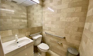 ** SPACIOUS SOHO OFFICE / EVENT SPACE, Move-In Ready ** 4th Floor. - Image 14