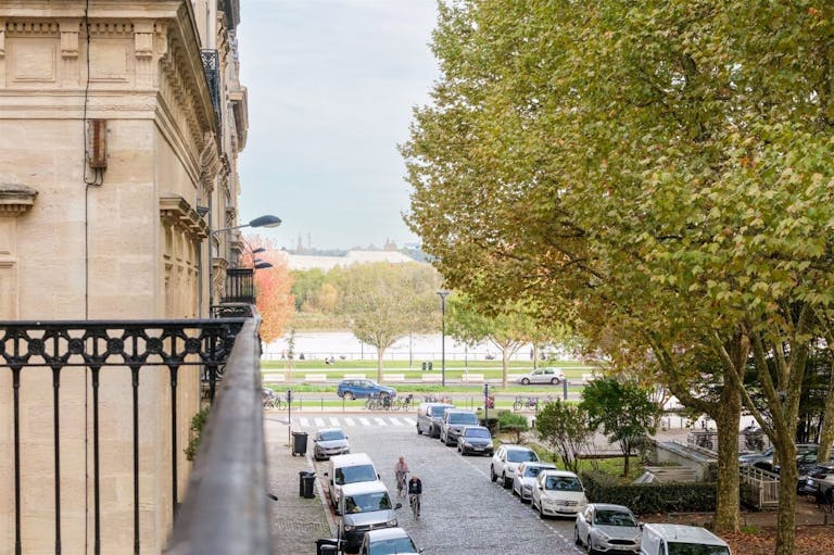 Appartement de reception Place des Quiconces - Image 3