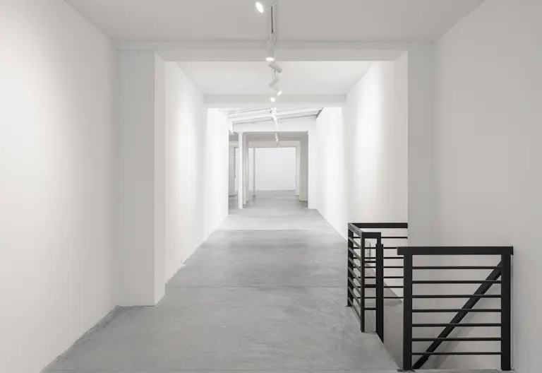 Perfect Showroom - Rue de Turenne - Image 3