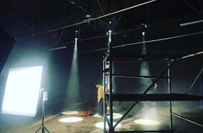 D�cor/Lieu de tournage: Entrep�t - Image 10