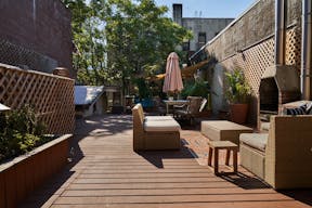 Mediterranean House with Rooftop Patio - Image 8