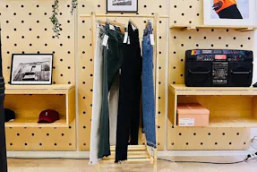 Premium Boutique in Opera - Image 8