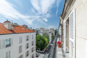 Appartement épuré lumineux avec balcon filant - Image 7