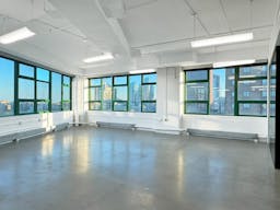 Sun-Drenched, Sleek Industrial Space in DUMBO - Image 10