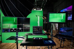 Midtown NYC Green Screen Studio with Full Production Services ? Including Filming Crew, Livestream, & Filming Equipment - Image 0