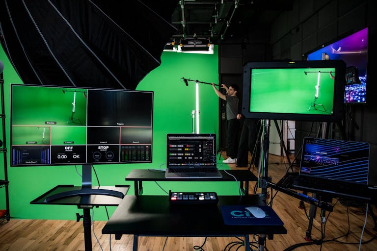 Midtown NYC Green Screen Studio with Full Production Services ? Including Filming Crew, Livestream, & Filming Equipment - Image 0