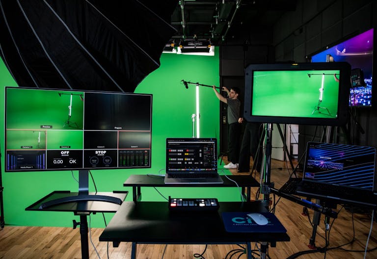 Midtown NYC Green Screen Studio with Full Production Services ? Including Filming Crew, Livestream, & Filming Equipment - Image 0