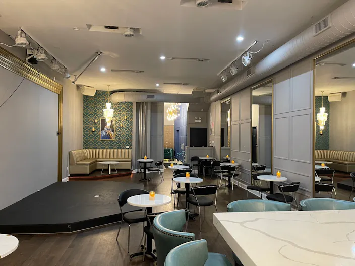 Bar and Lounge - Image 0