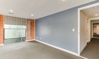 Trendy Building in Beverly Hills - Image 18