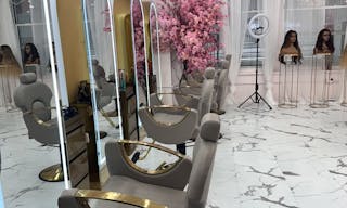 Elegant Pink Venue in Downtown NYC: Ideal for Glam Services & Stylish Events - Image 6