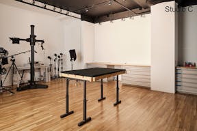 7500 sqft Bright West Soho Studios - Image 43