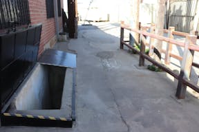 Large Basement space in LA - Image 6