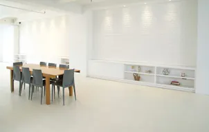 Modern Loft Showroom in Midtown - Image 5