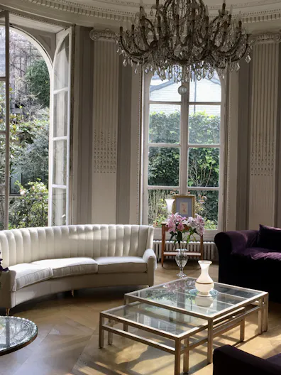 Magnificent Apartment in an 18th-Century Mansion - Image 2