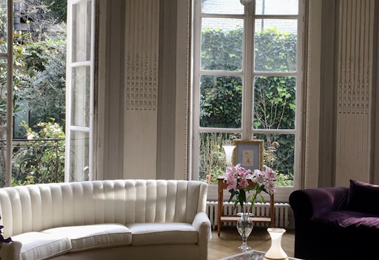 Magnificent Apartment in an 18th-Century Mansion - Image 2