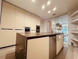 Local Intime au C?ur de Cannes - Image 9