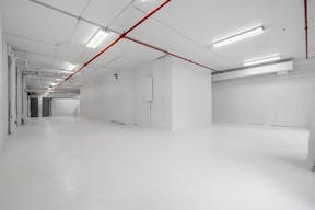 Storefront Whitebox Event Venue Photo Video Studio Art Gallery - Image 3