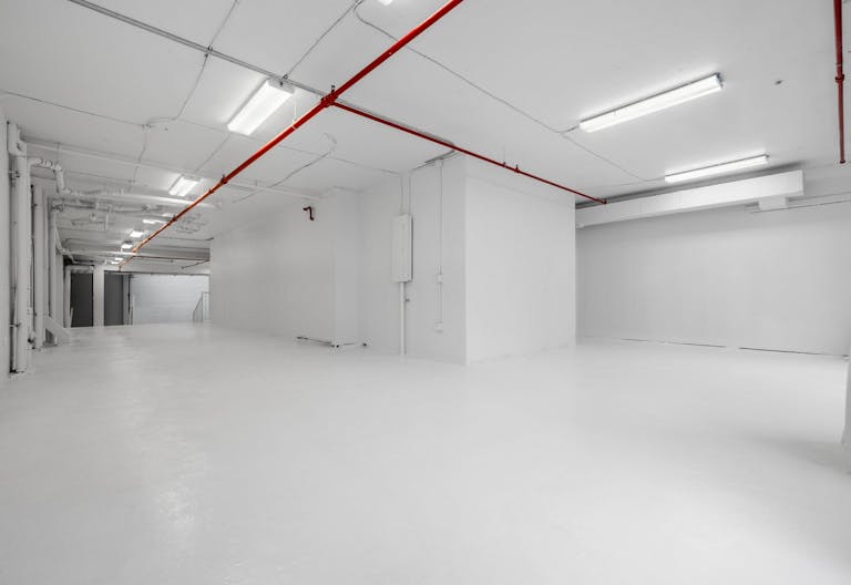 Storefront Whitebox Event Venue Photo Video Studio Art Gallery - Image 3