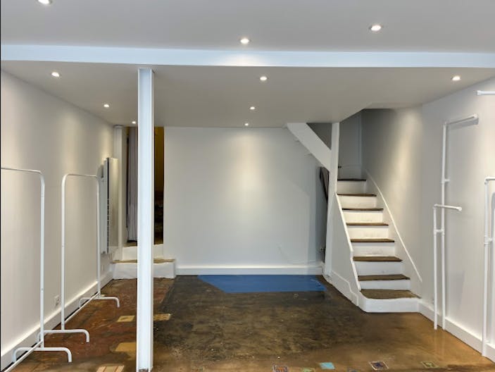 Boutique éphémère - Pop up store - rue des Abbesses - Image 2