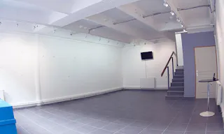 Cosy Art Gallery in Le Havre - Image 4