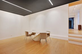 Une galerie confidentielle avec une adresse remarquable - Image 7