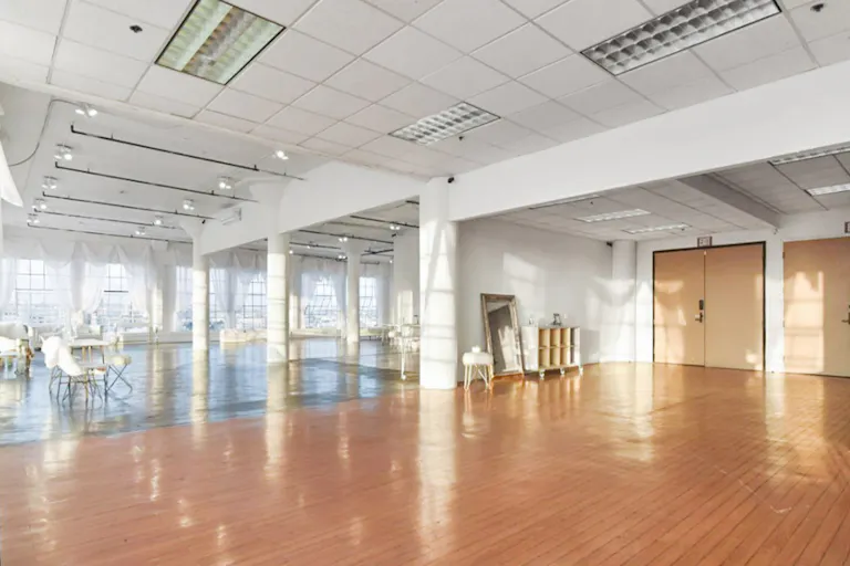 DTLA Penthouse Studio - Image 3