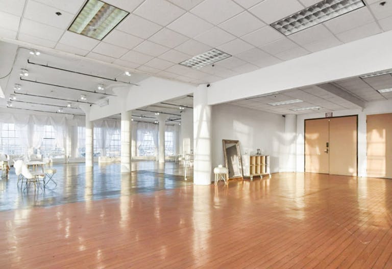 DTLA Penthouse Studio - Image 3