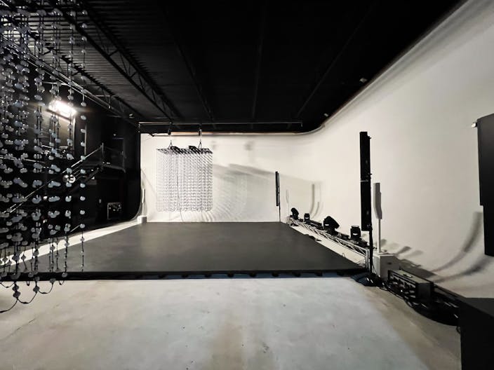 Vibrant space - Image 0