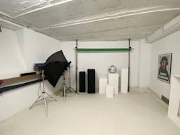 Galerie and photographic studio paris 9th. - Image 1