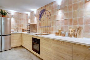 Espace atypique au centre de Marseille - Image 5