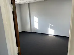 Brand new renovated medical or commercial office for rent - Image 6