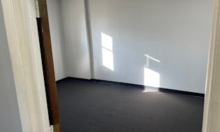 Brand new renovated medical or commercial office for rent - Image 6