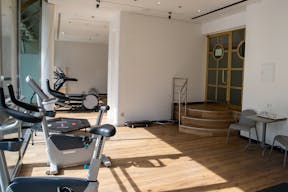 Elegant Retail Space at Historic Hotel Bristol - Image 18