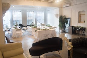 DTLA Grand Loft with High Ceilings - Image 6