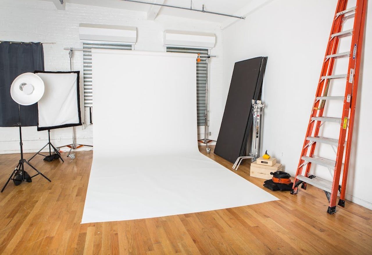 Captivating NYC Studio - Image 1