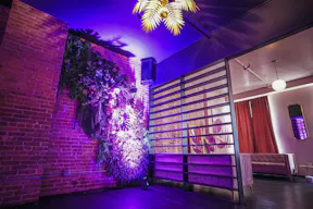 Upscale Loft in Flatiron with Sound System, Custom Lighting, Pool Table & Staff Provided - Image 7